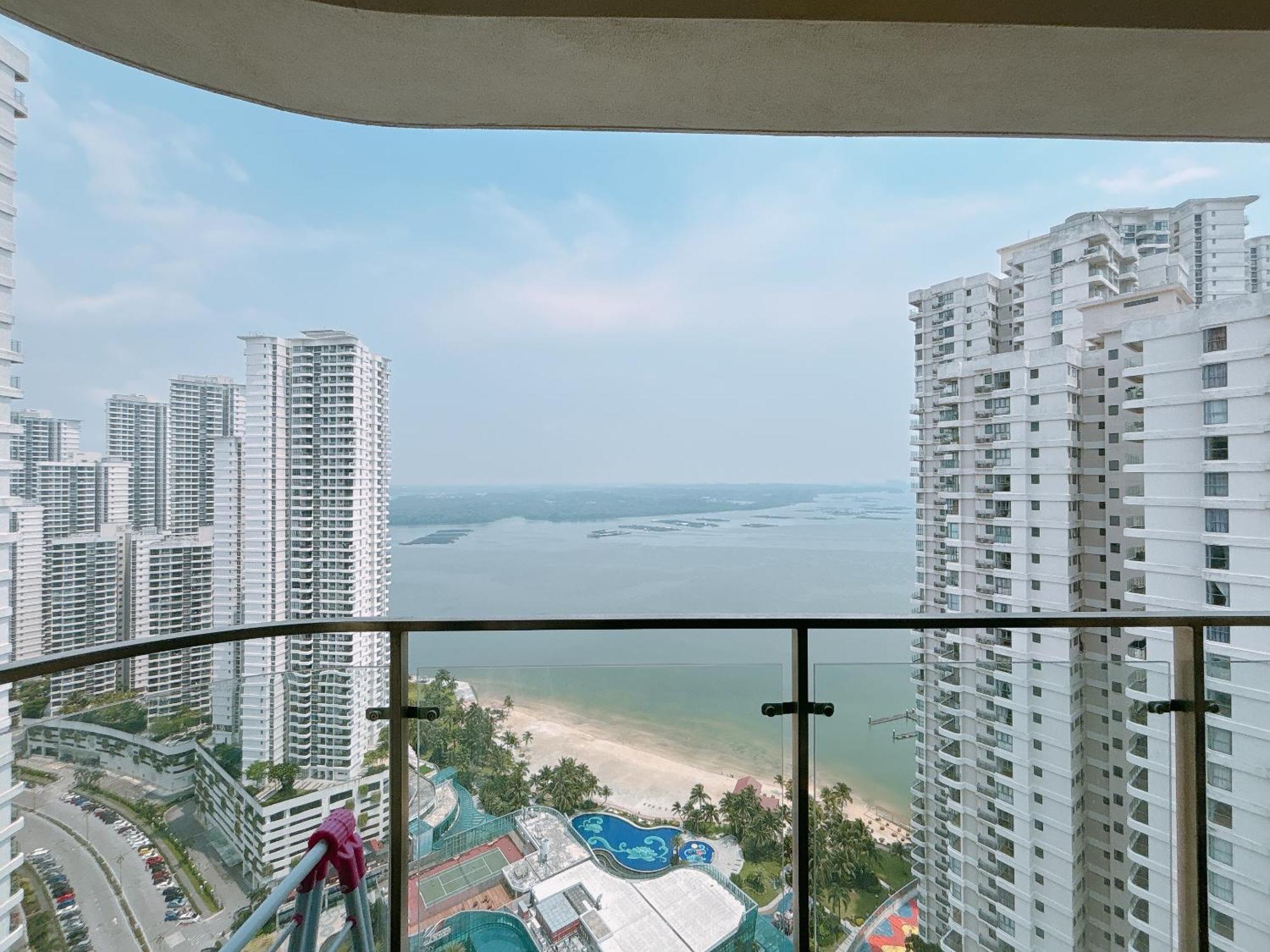 Country Garden Danga Bay By Lions Bay Apartment Johor Bahru Room photo